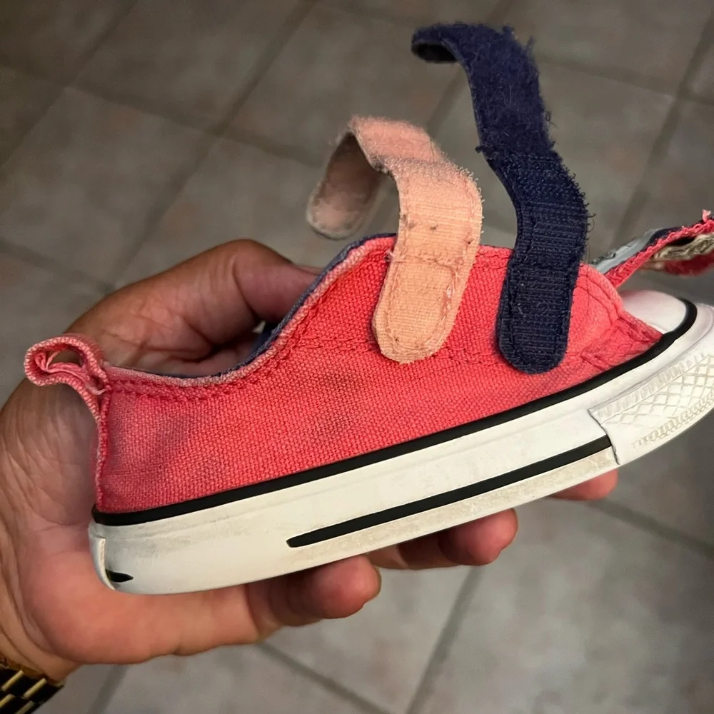 Converse size 6